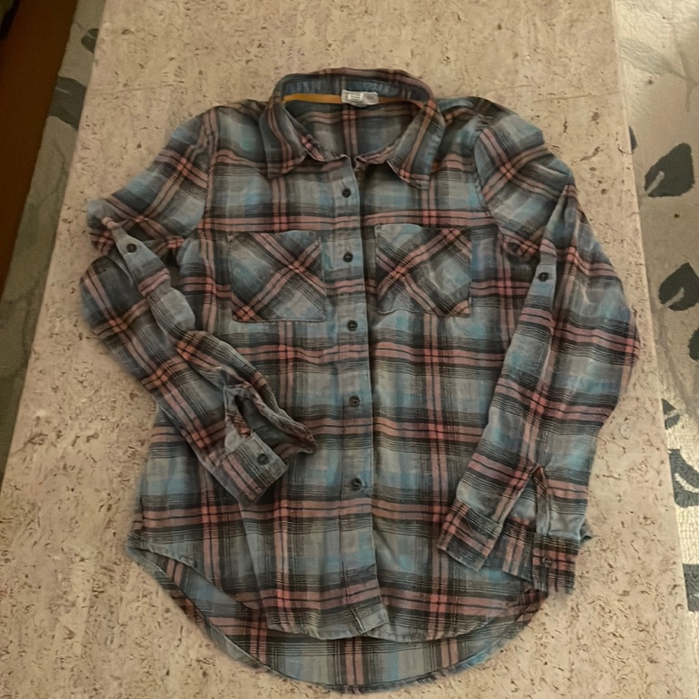 Lightweight plaid button up